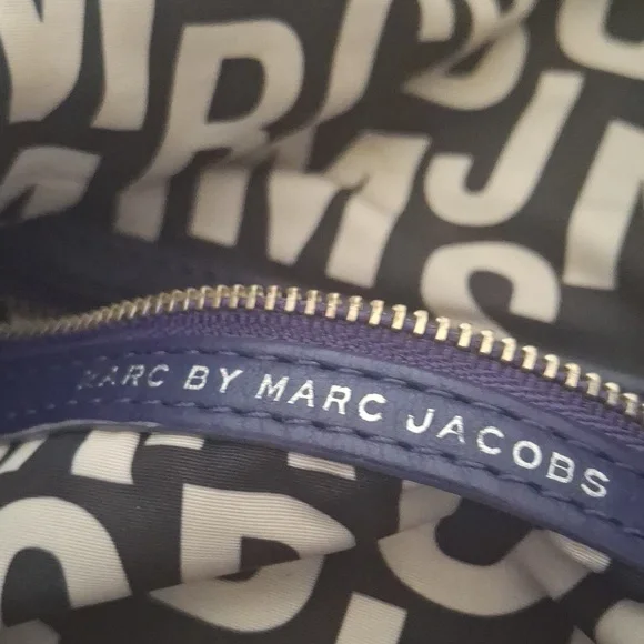 Marc by Marc Jacobs Deep Navy Leather Shoulder Bag with Silver Plaque - Picture 5 of 10